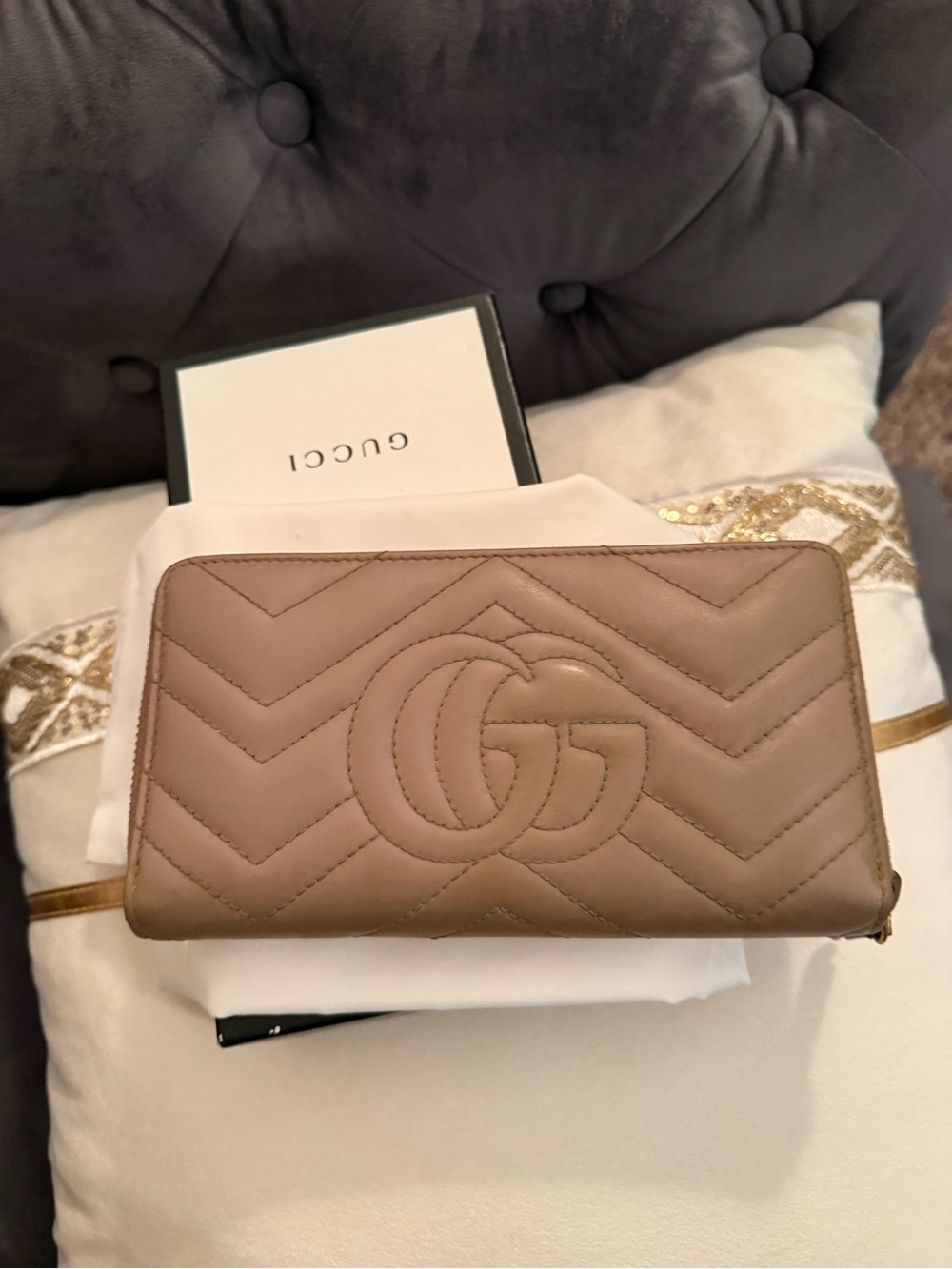 🔥EUC Gucci GG Marmont Quilted Zip-around Wallet in Taupe retails 750🔥 - Picture 10 of 16